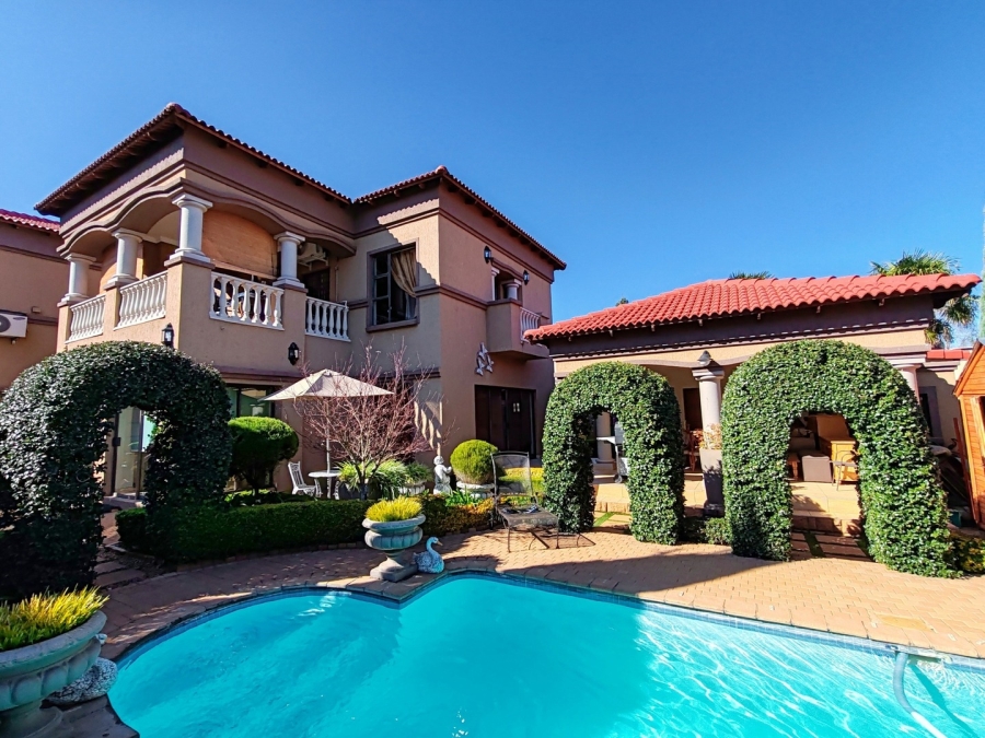 4 Bedroom Property for Sale in Van Der Hoff Park North West